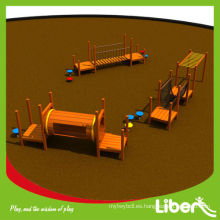 Tamaño personalizado de madera al aire libre patio de juegos para niños con barras de mono